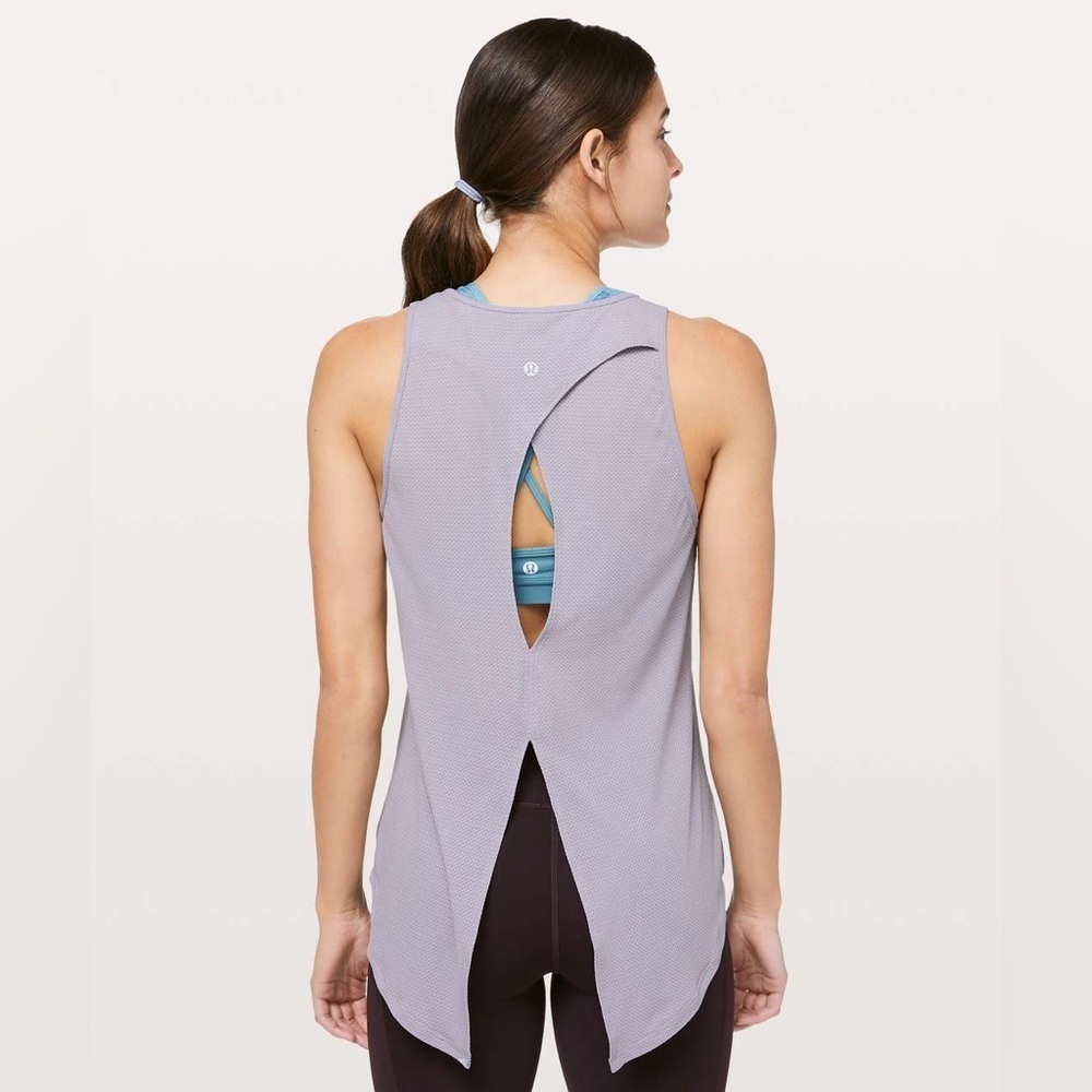 Lululemon Open Up Tank in Heathered Lavender Grey / Lavender Grey Size 6